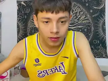 Stripchat Adult Webcam of Andy_Belier23