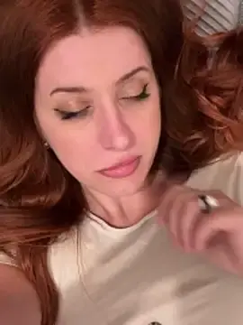 Stripchat Adult Video Chat of RoxxyDallas