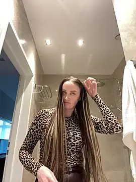 Stripchat Sex Cam of TomilaSi