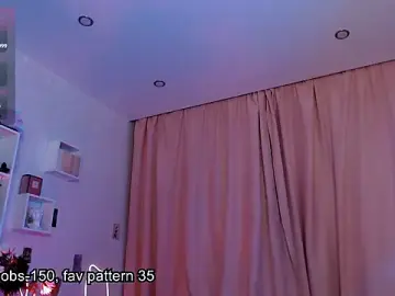 Stripchat Nude Webcam of EllieHeart