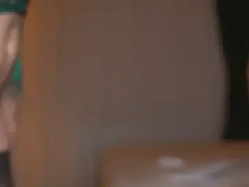 Stripchat Sex Cam of Alyonaqueen_