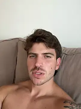 Stripchat Live Sex Cam of ArgentiiinoBoy