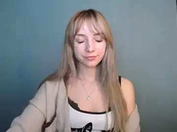 Stripchat Free Porn Cam of LuciaYoung