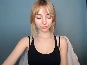 Stripchat Watch Live Sex Cams of LuciaYoung