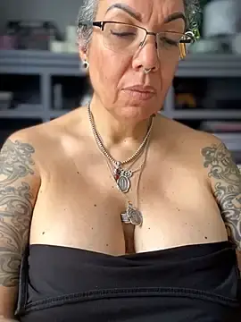 Stripchat Adult Webcams of dieseldame1313