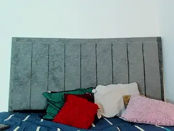 Stripchat Adult Video Chat of Reina_Mia1