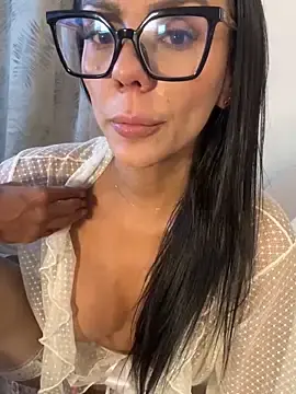 Stripchat Live Sex Cam of SofhiaTaylor