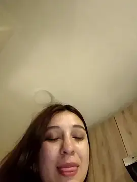 Stripchat Live Sex Cam of caronicole77