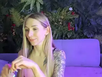 Stripchat Free Porn Cam of Horny_Blond