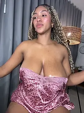 Stripchat Live Sex Cam of Mia_sweet80