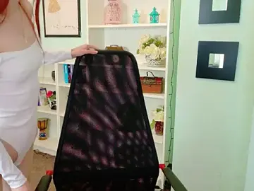 Stripchat Sex Cam of Julia_Jae