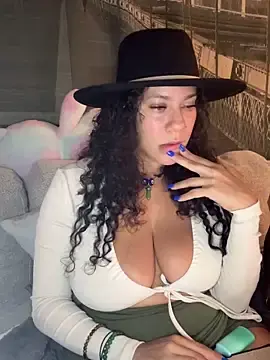 Stripchat Adult Webcams of Bigbuttbrooklynn