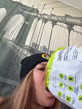 Stripchat Sex Cam of Bigbuttbrooklynn