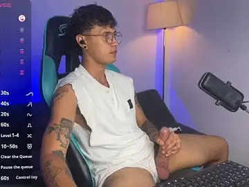 Stripchat Best live sex cam show of LeaneSeb