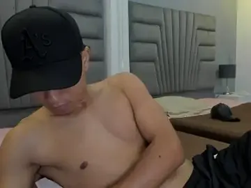 Stripchat Free Porn Cam of ricky_backus