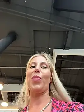 Stripchat Best live sex cam show of LisaMurr