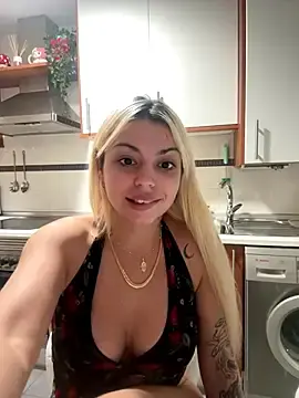 Stripchat Sex Cam of Noeliagglow