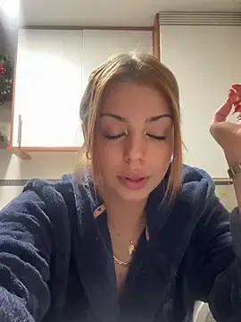 Stripchat Sex Cam of Noeliagglow