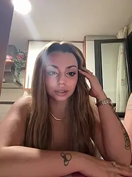 Stripchat Free Porn Cam of Noeliagglow