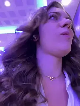 Stripchat Free Live Porn of MariiD