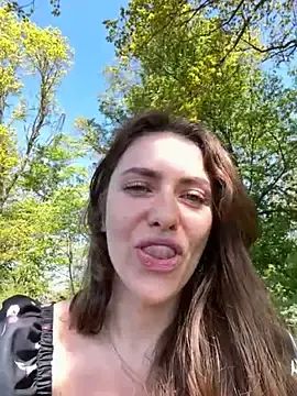 Stripchat Free Live Porn of MariiD