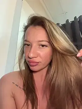 Stripchat Sex Cam of RollingGirls