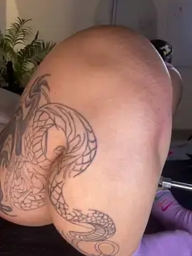 Stripchat Free Porn Cam of Isa__Blanc