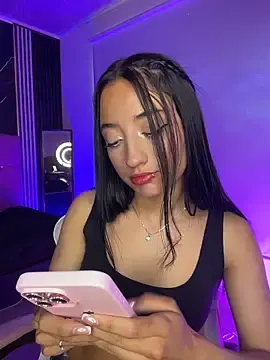 Stripchat Live Sex Cam of Ady_18