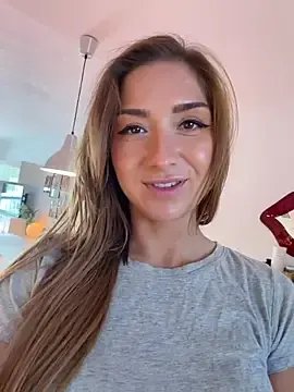 Stripchat Live Sex Cam of StracciaStella-