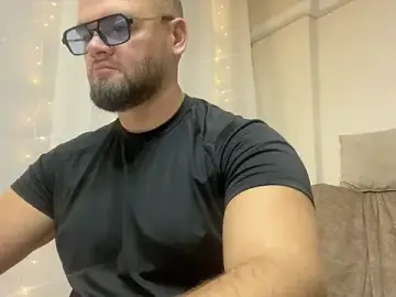 Stripchat Live Sex Cam of BrianJohnson_