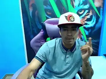 Stripchat Adult Webcams of Aaron-00