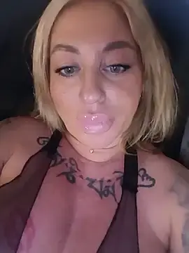 Stripchat Adult Webcam of MiaMooly