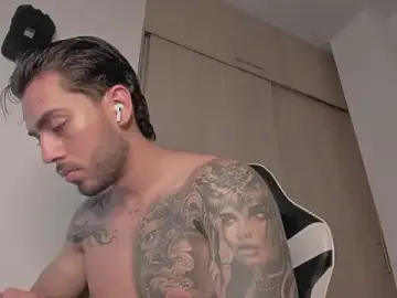 Stripchat Free Porn Cam of Axel__Blaze