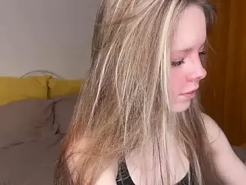 Stripchat Live Sex Cam of Catrinee