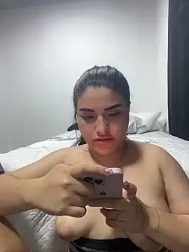 Stripchat Free Live Porn of pareja_curiosa19