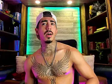 Stripchat Nude Webcam of Donovan_Desmond