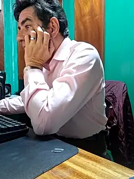 Stripchat Live Sex Cam of FernandoReuterG