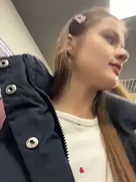 Stripchat Live Sex Cam of KittyQueeny