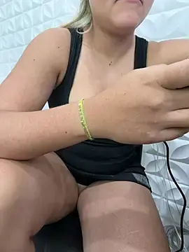 Stripchat Watch Live Sex Cams of Jullyc