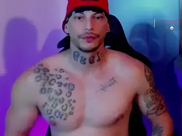 Stripchat Free Porn Cam of RickG_Oficial