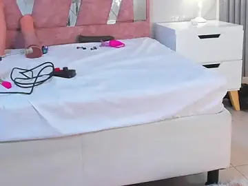 Stripchat Sex Cam of Wonderkloe_