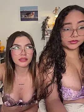 Stripchat Nude Webcam of Your_Honeey