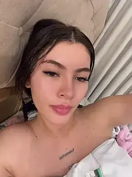 Stripchat Sex Cam of Your_Honeey