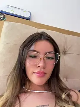 Stripchat Watch Live Sex Cams of Your_Honeey
