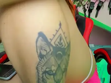 Stripchat Live Sex Cam of marcella_ortiz