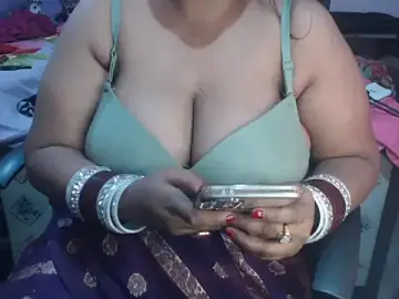 Stripchat Adult Webcam of Queen_motto