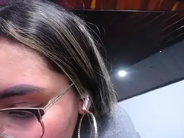 Stripchat Sex Cam of kathe-mills235