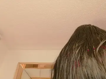 Stripchat Sex Cam of im_yours_01