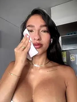 Stripchat Nude Webcam of DulceLenns