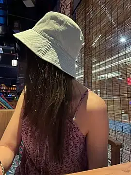 Stripchat Sex Cam of Lucky-cat88